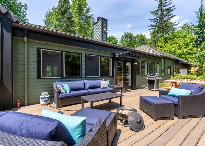 Mt Hood Home Game Room Sleeps 9 Dog-Friendly