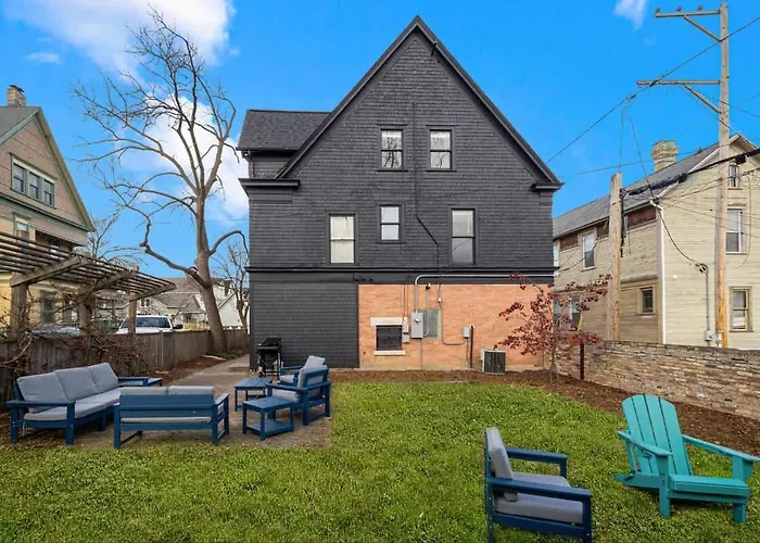 5Br Luxury Retreat With Huge Garage & 3 King Beds