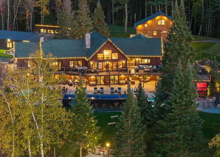 Long Lake Shores Estate - Pool, Theatre, Hot Tubs