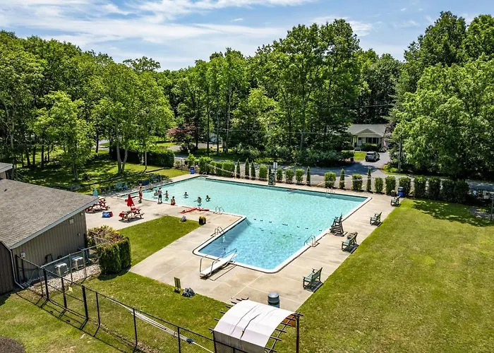 The Bear Creek Lake House: Lake-Front | Kayaks | Fire Pit | Grill | Beach