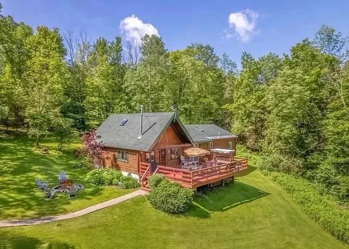 Pet Friendly Log Cabin That Can Sleep Up To 12!