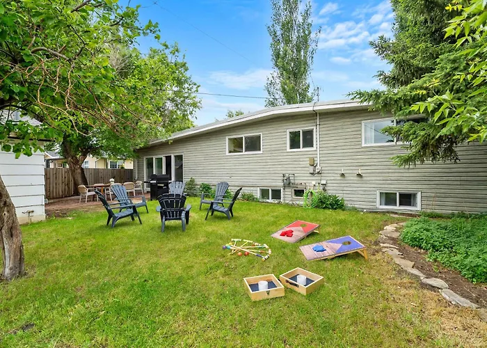 Jurassic Villa Family Retreat In Drumheller