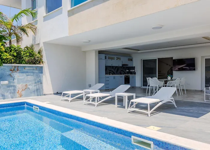 Olymp Royal Palace - Beachfront Luxury Estate