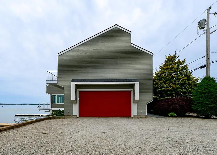 Hull Bay Waterfront Home: Private Dock & Apartment
