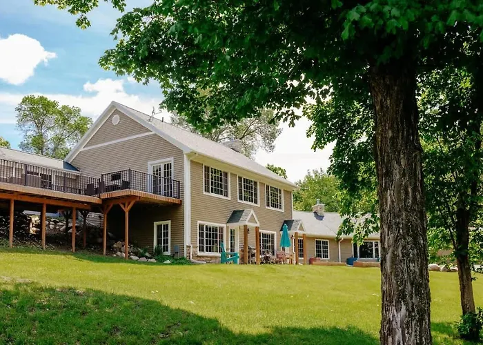 Holbrook Retreat - 5 Bedroom On 47 Acres