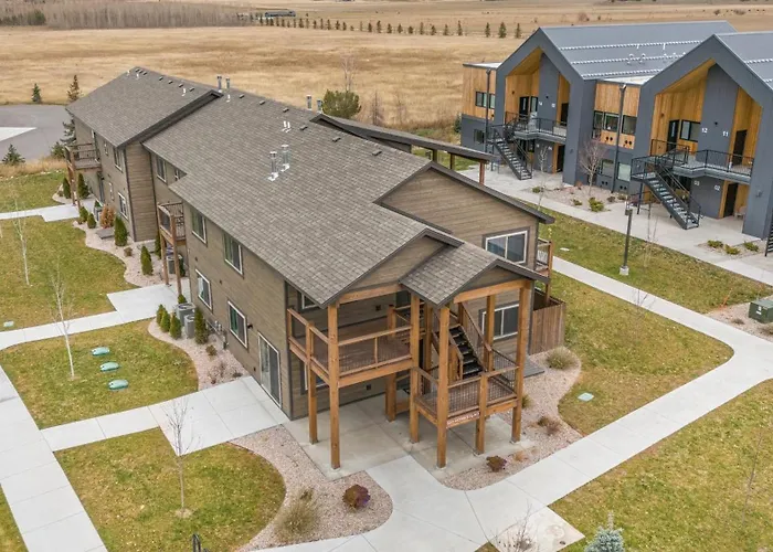 Victor Powwow By Kabino Grand Targhee Teton Mtns Skiing Trails Snowmobiling Condo
