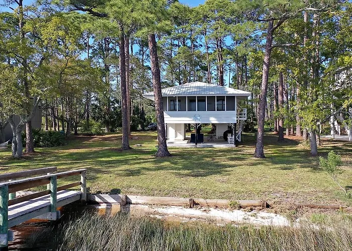 Tiny Tides Waterfront Cottage