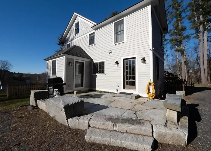 Sunsets On Blue Hill, Newly Renovated Farmhouse