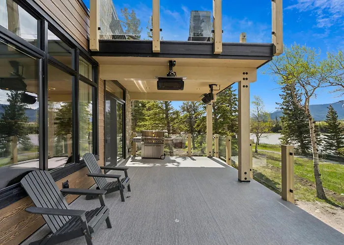 Sisu Lodge By Canmore Premier