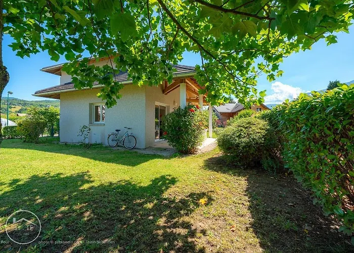 Villa Des Amarylis - 3 Bedrooms, Parking, And Garden