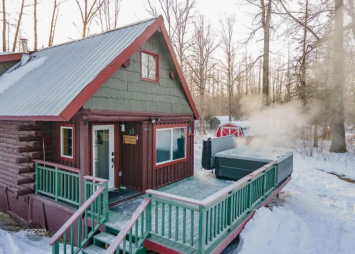 New Listing - River Front Cabin With Hot Tub Near Hatcher Pass