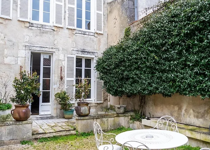 Maison Cognac Godet - Unique Demeure Historique