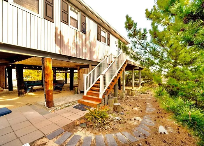 Beachview: On Beach. Pool Table. Pet-Friendly.