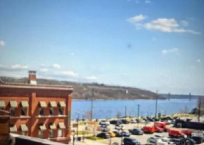 Stillwater Vibrant Vault Loft With Rooftop Hot Tub With River View On Main Street