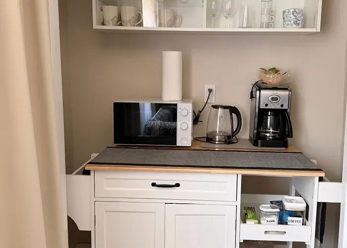 Quiet 2Br Retreat - In-Unit Wd - Free Beach Pass