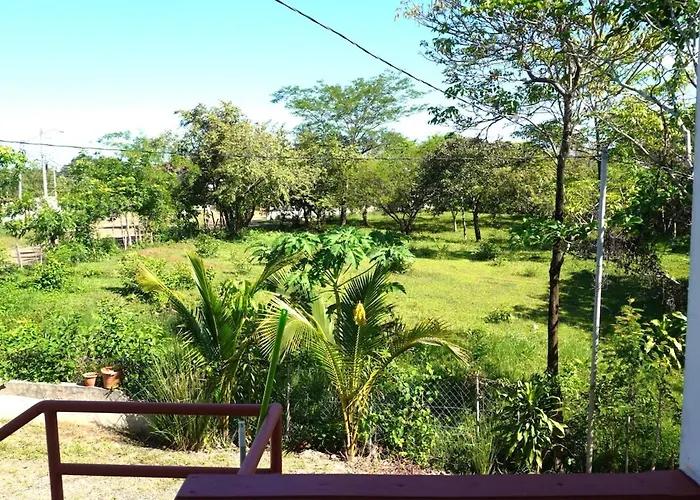 Zenda House Loft 2, Garden View, Close To The Beach