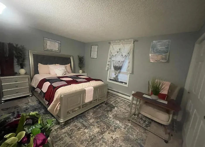 Two Bedrooms Two Beds 3 Or 4 Gusts Available