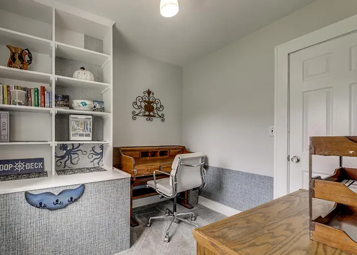 2 Mi To Beach & Boardwalk! New London Haven