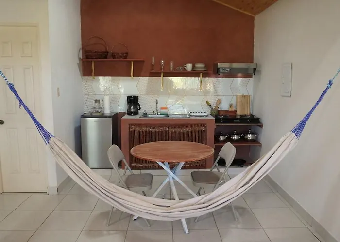 Zenda House Loft 2, Garden View, Close To The Beach