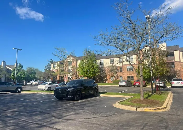 3 Bedroom With Free Parking Close To Ord Airport