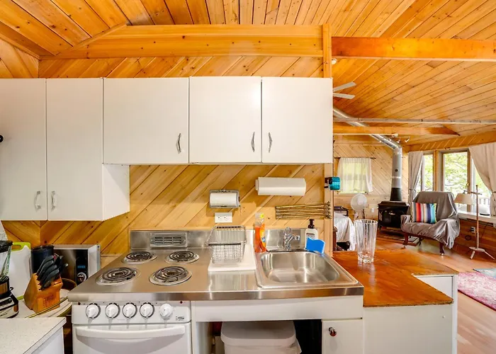 Waterfront Berkshires Studio W/ Dock On Goose Pond