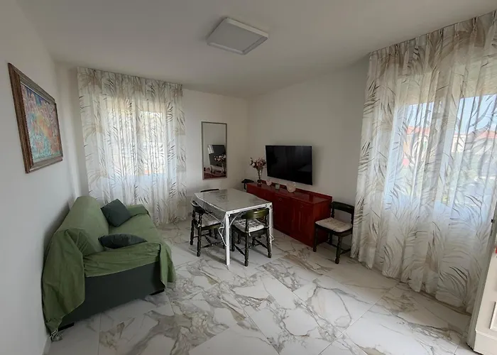 Sea-View Apartment In Castiglioncello