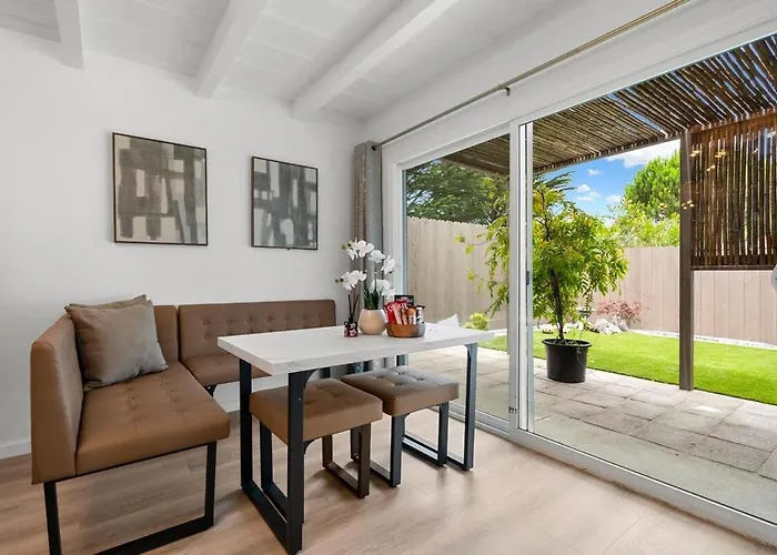 Bright Modern Pacifica Studio With Private Backyard Near Beaches & Sfo