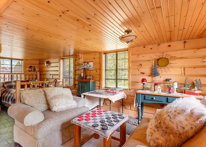 Angler Friendly! Pere Marquette Riverfront Retreat