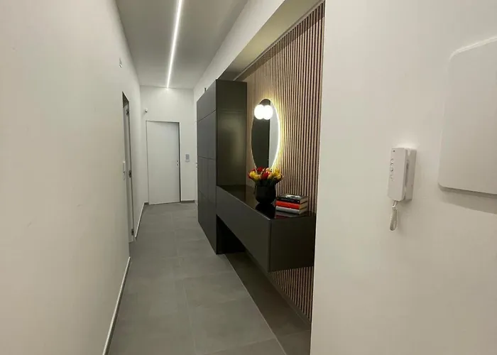 Moon Apartments B