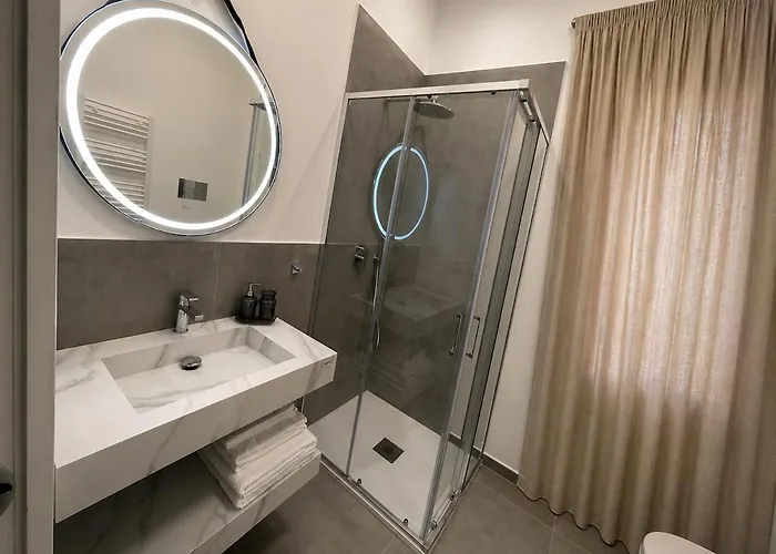Moon Apartments A