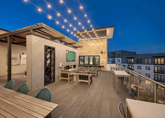 Stylish One-Bedroom Getaway Near Everything