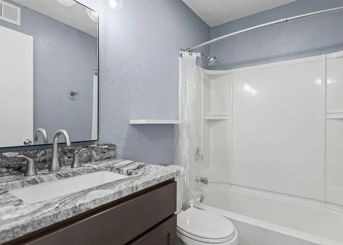 Newly Renovated Unit In Central Spfld #204