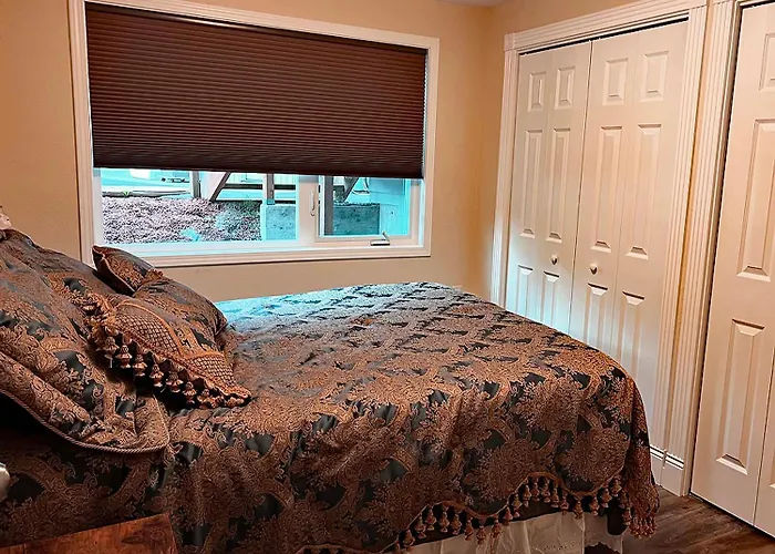 Whale Spotter Inn