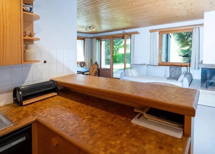Garden Apartment With Mountain Views & Barbecue
