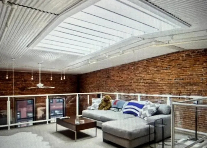 Stillwater Vibrant Vault Loft With Rooftop Hot Tub With River View On Main Street