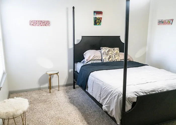 2Br 2Ba Huntsville City Center