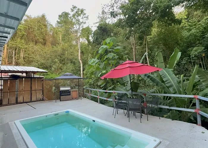 Casa Con Piscina Bosque Y Playa Punta Leona