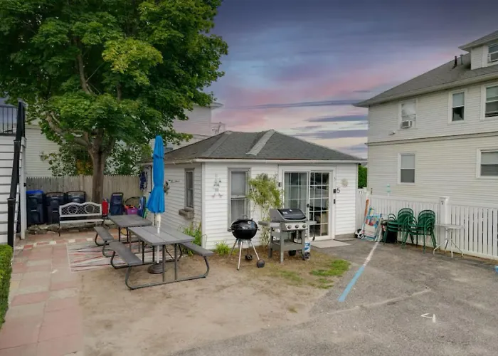 Newly Renovated Charming Beachfront Loft