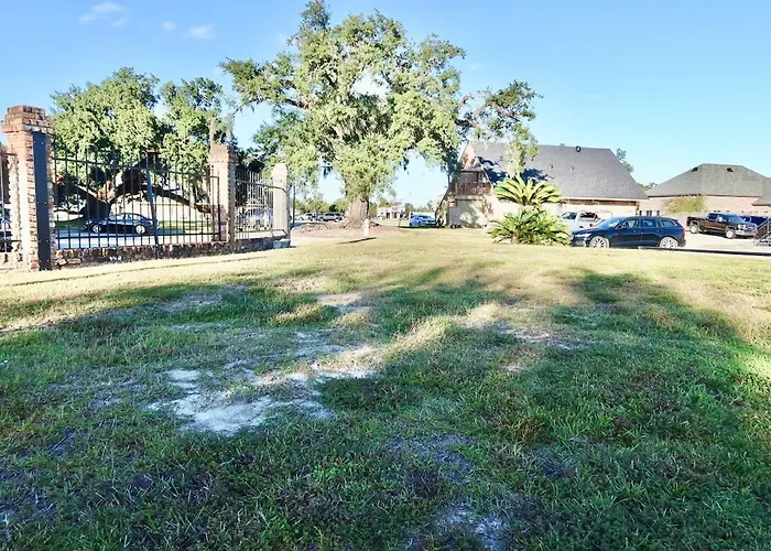 The Gumbo Getaway Near Downtown Houma And Nola