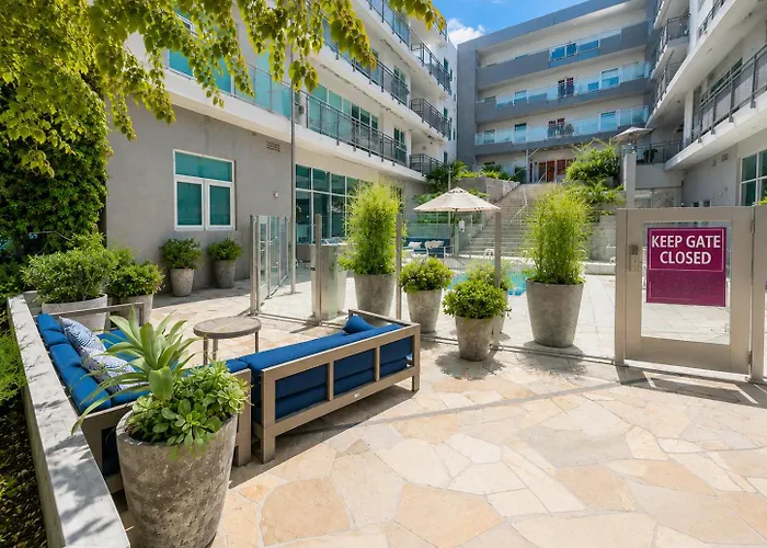 Glendale Luxe Stays - Downtown
