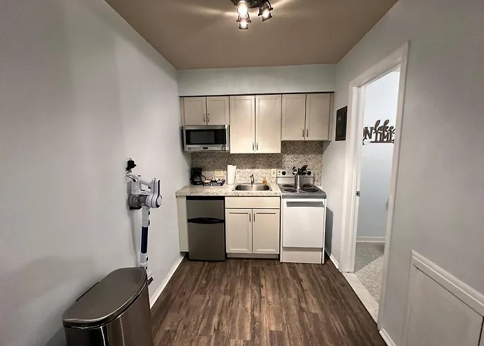 Great Lakes Resort - Jr Suite - Suite 8