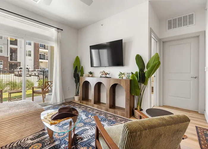 Modern Ground Floor 1Br W Pool Gym Mer 9109