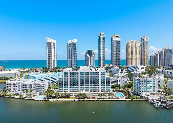 Spectacular Water Views 2Br-4 Beds In Sunny Isles