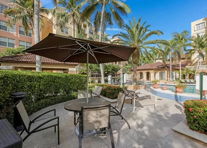 Aventura 2 Bd 2 Ba The Yacht Club 8-108