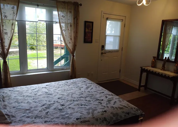 Beautiful Guest Home Riverfront Retreat 15 Min To Ottawa
