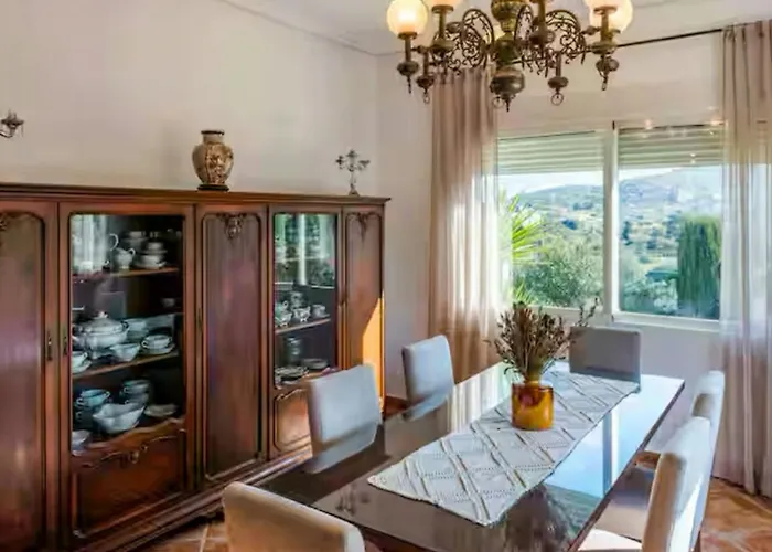 Costa Blanca Villa With Pool In Villajoyosa