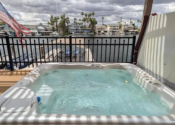 Waterfront Villa Deck, Bbq, Hot Tub, Sunsets