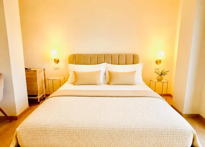 Le Charme Luxury Suite
