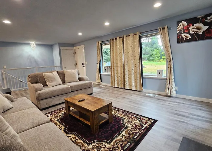 Peaceful Kent Retreat - Newly Renovated