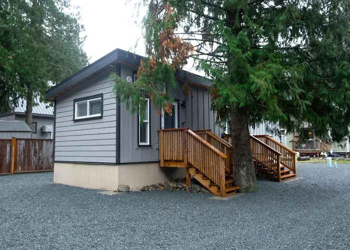 Cozy 2 Bedroom Cabin